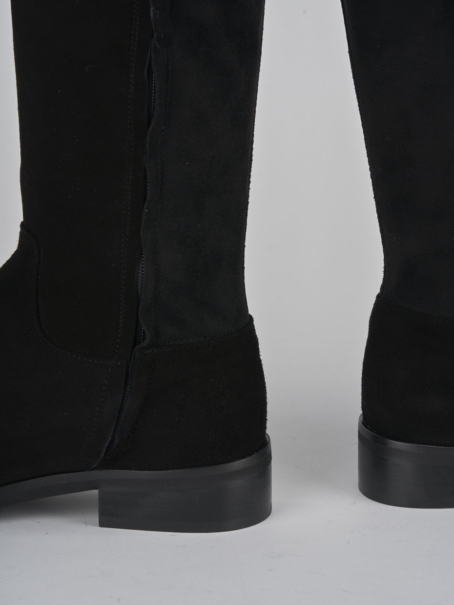 Low heel boots heel 2 cm black suede