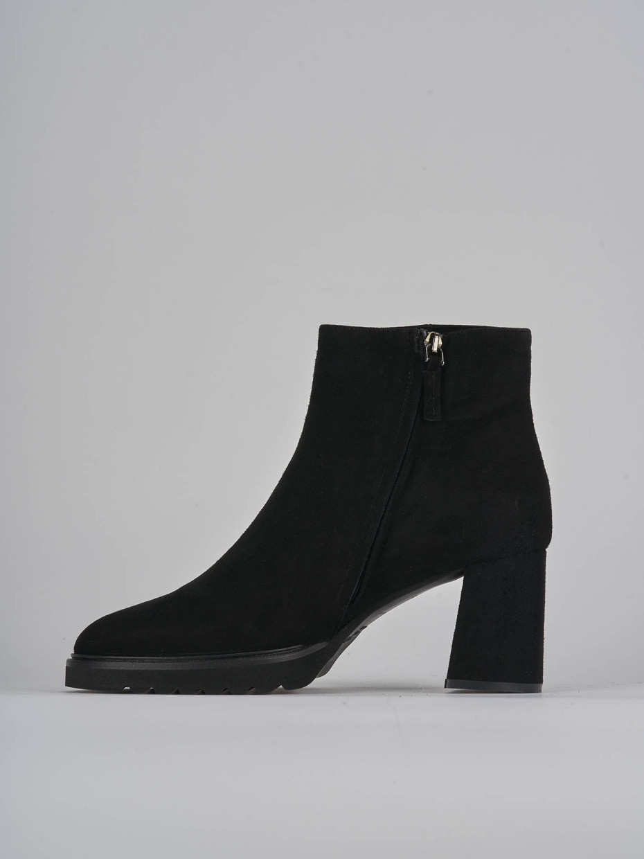 High heel ankle boots heel 8 cm black suede