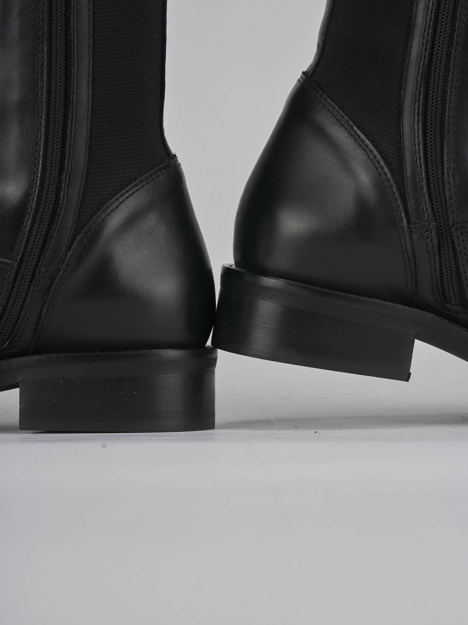 Low heel boots heel 3 cm black leather