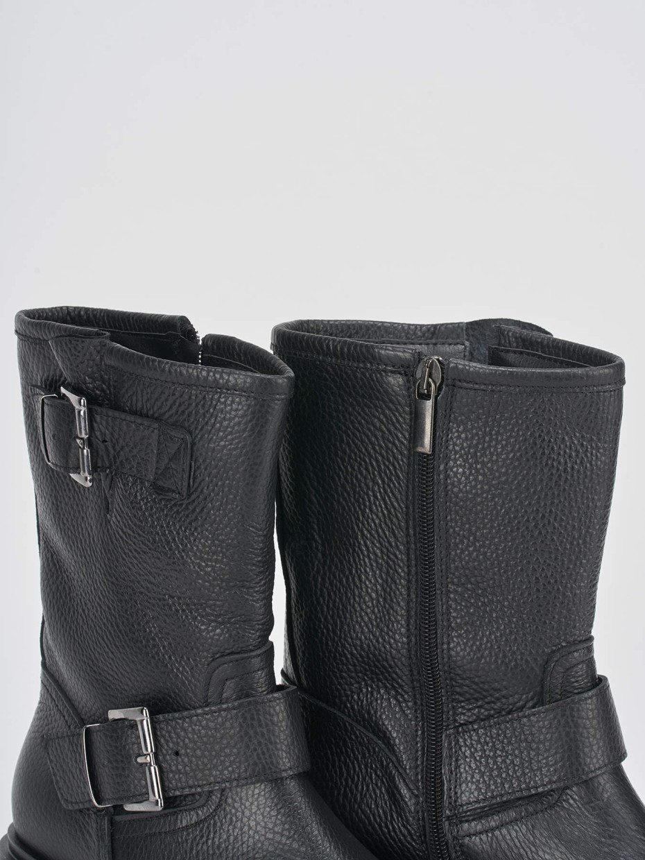 Stivaletti tacco 2cm pelle nero