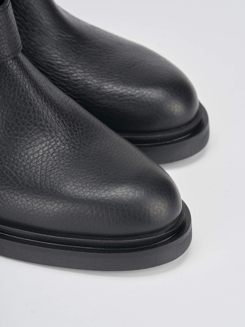 Stivaletti tacco 2cm pelle nero
