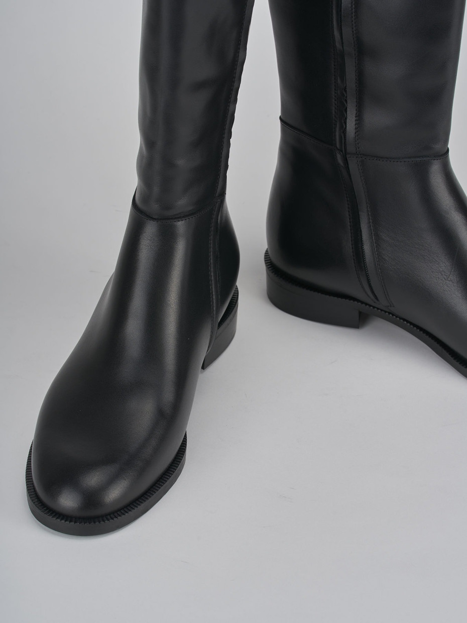 Low heel boots heel 2 cm black leather