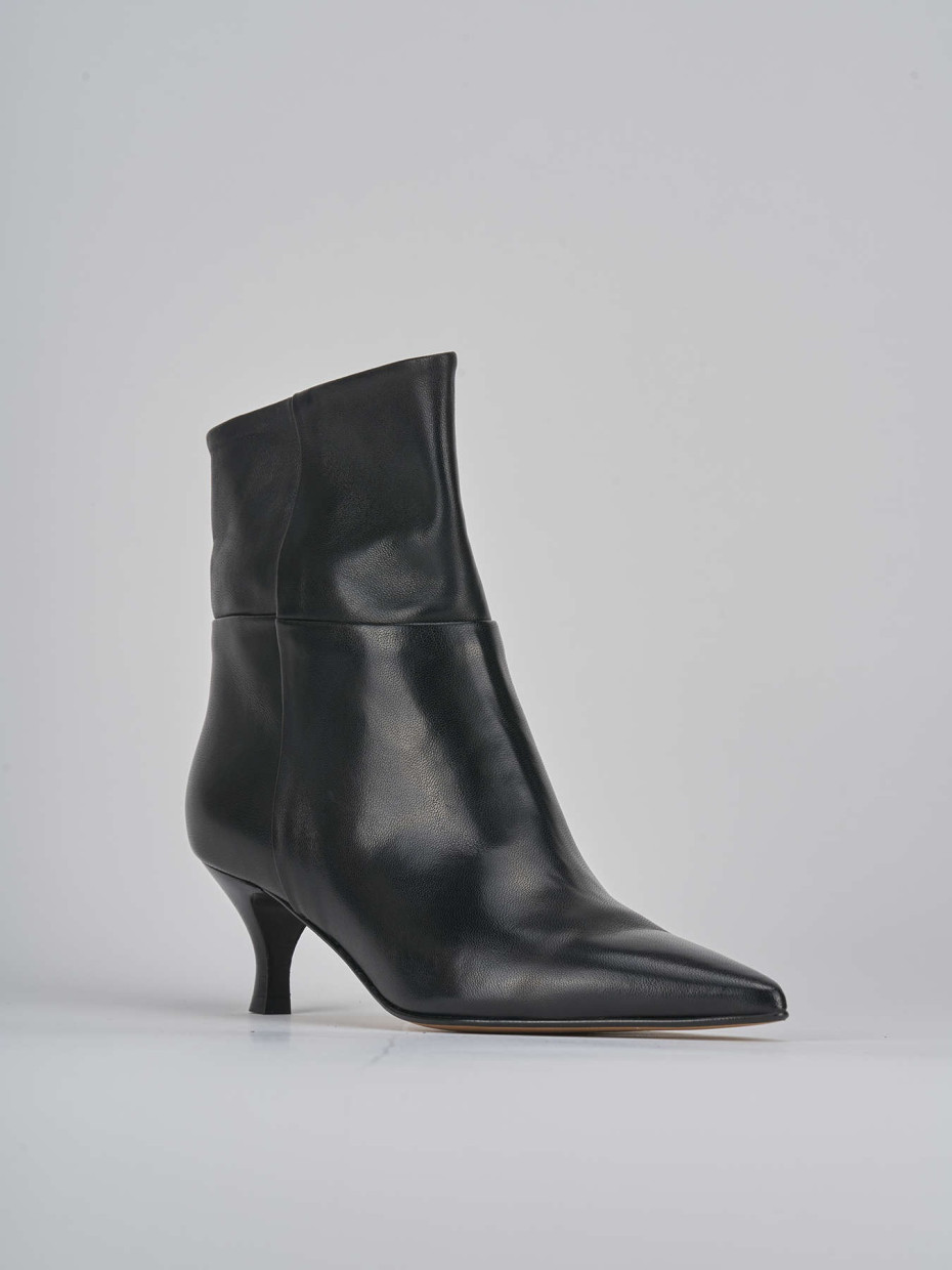 Stivaletti on sale kitten heels