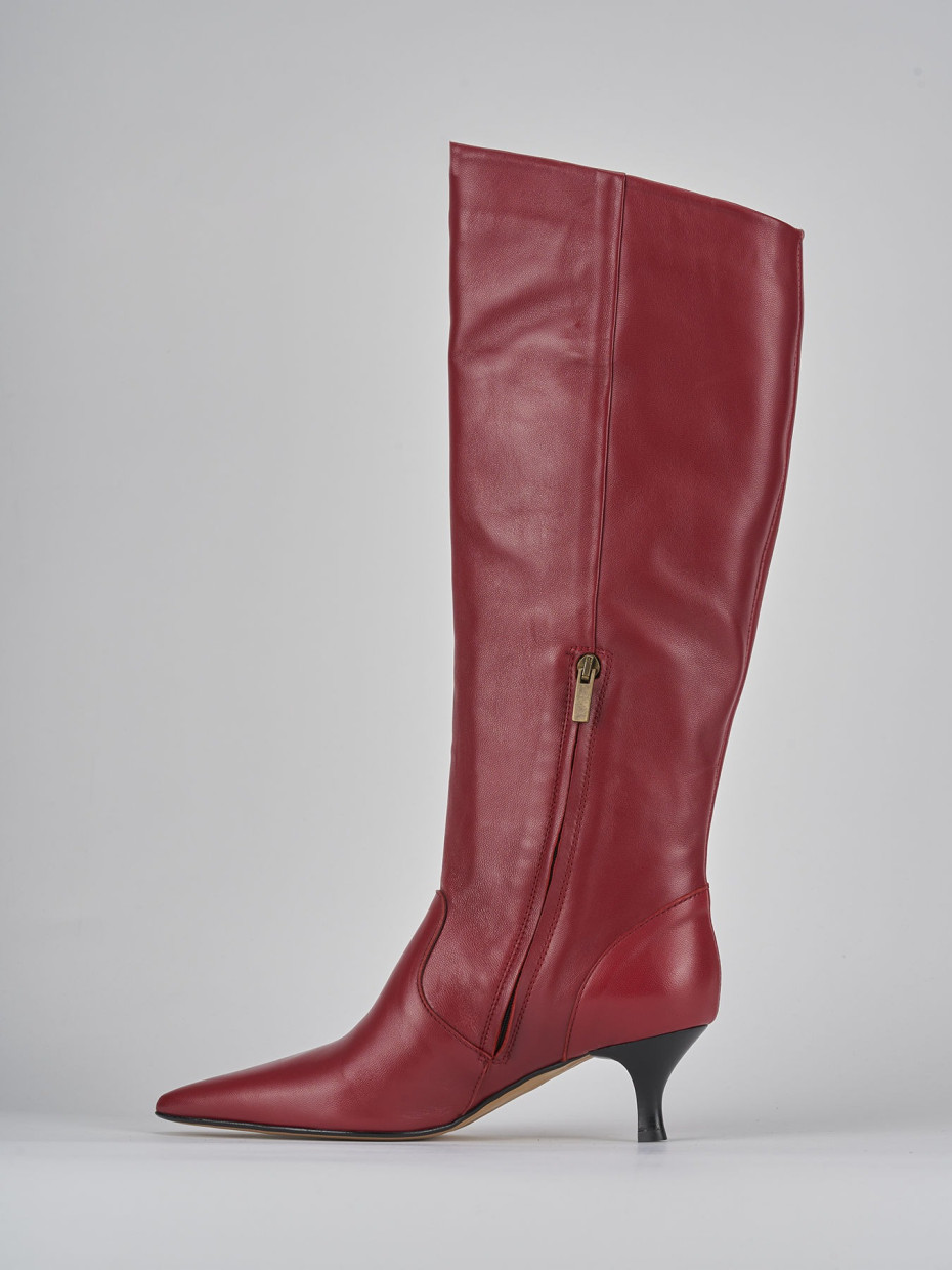 Stivale rosso sale pelle