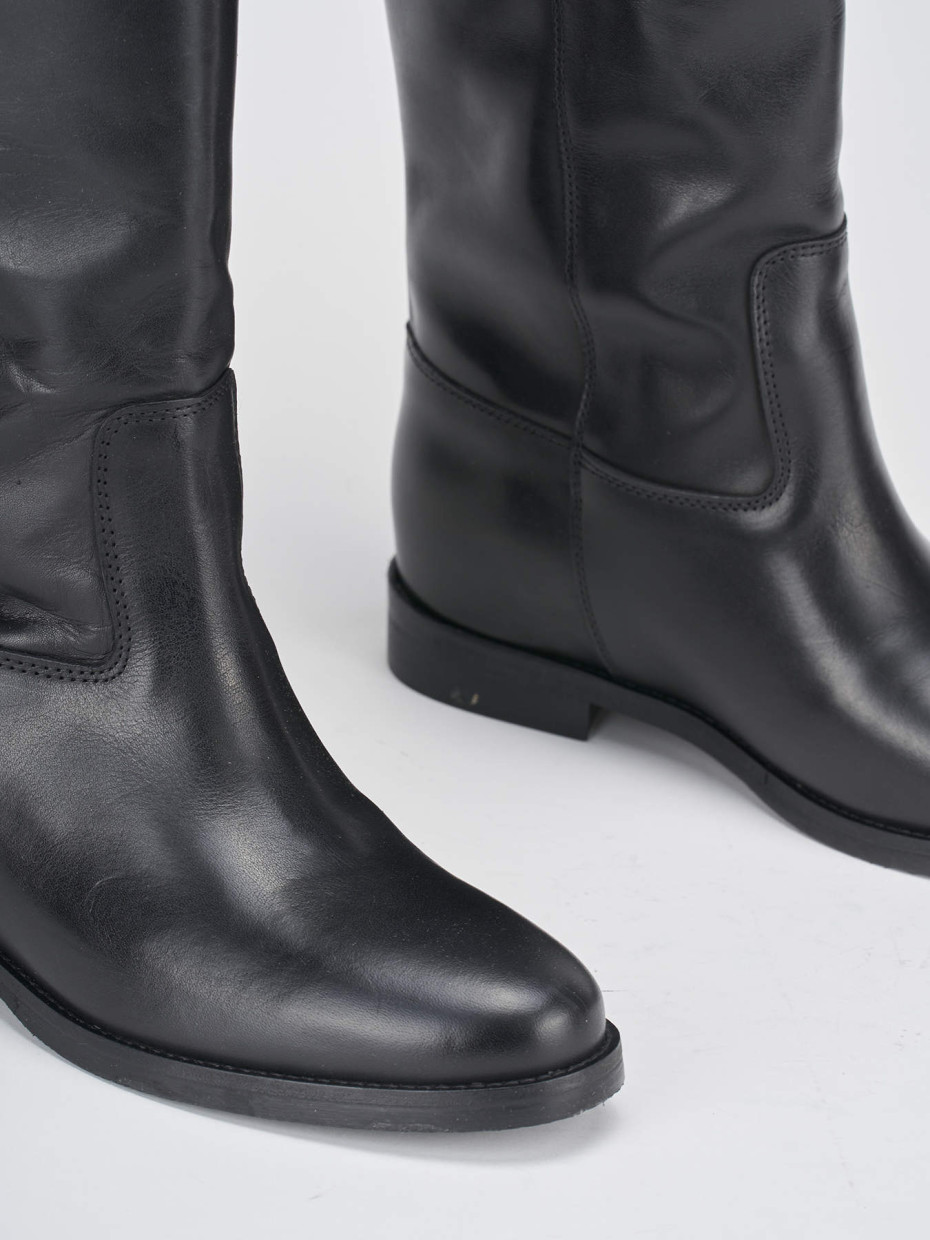 Low heel boots heel 1 cm black leather