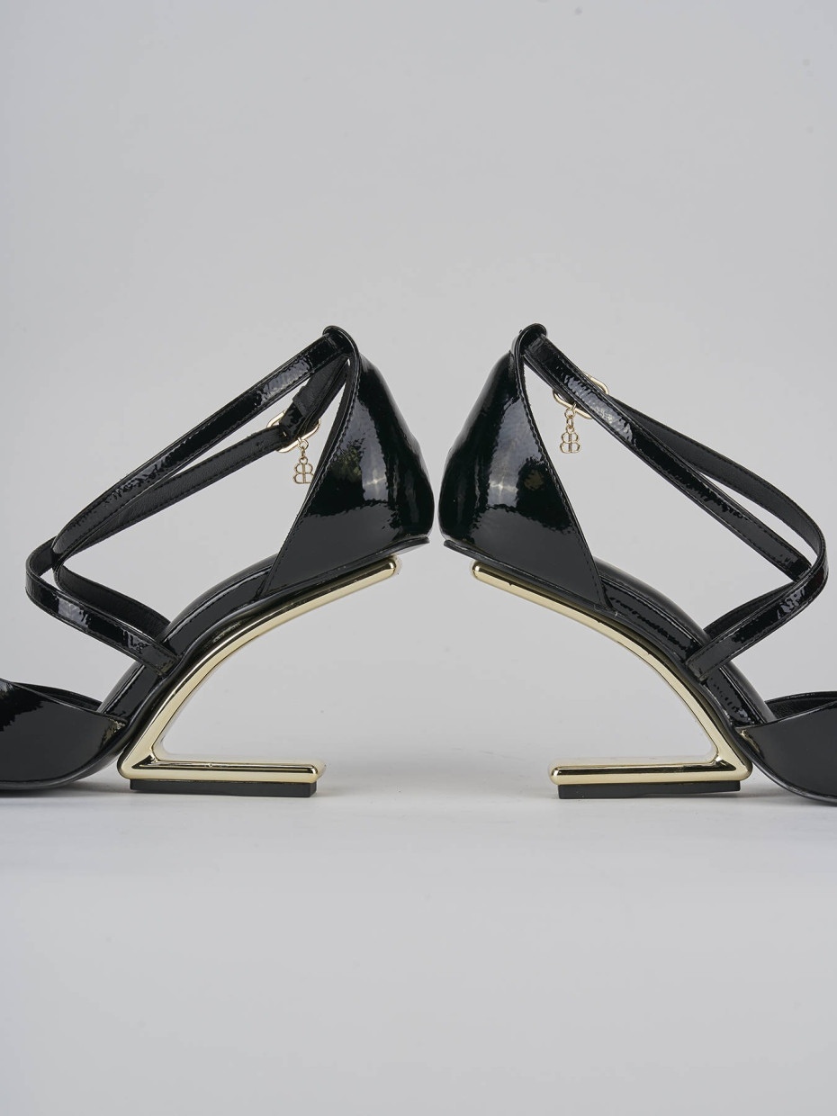 Décolleté e slingback tacco 7cm vernice nero