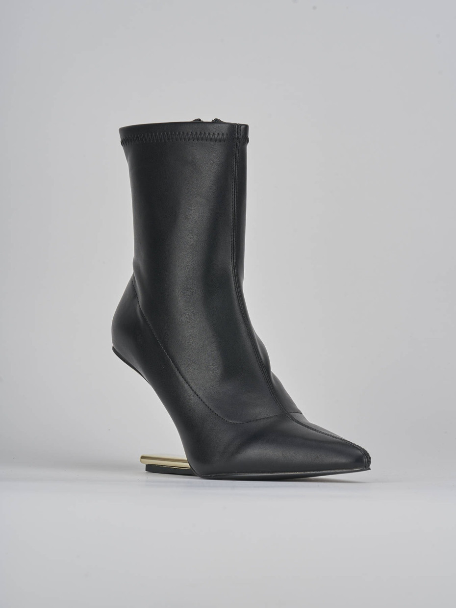 High heel ankle boots heel 7 cm black leather