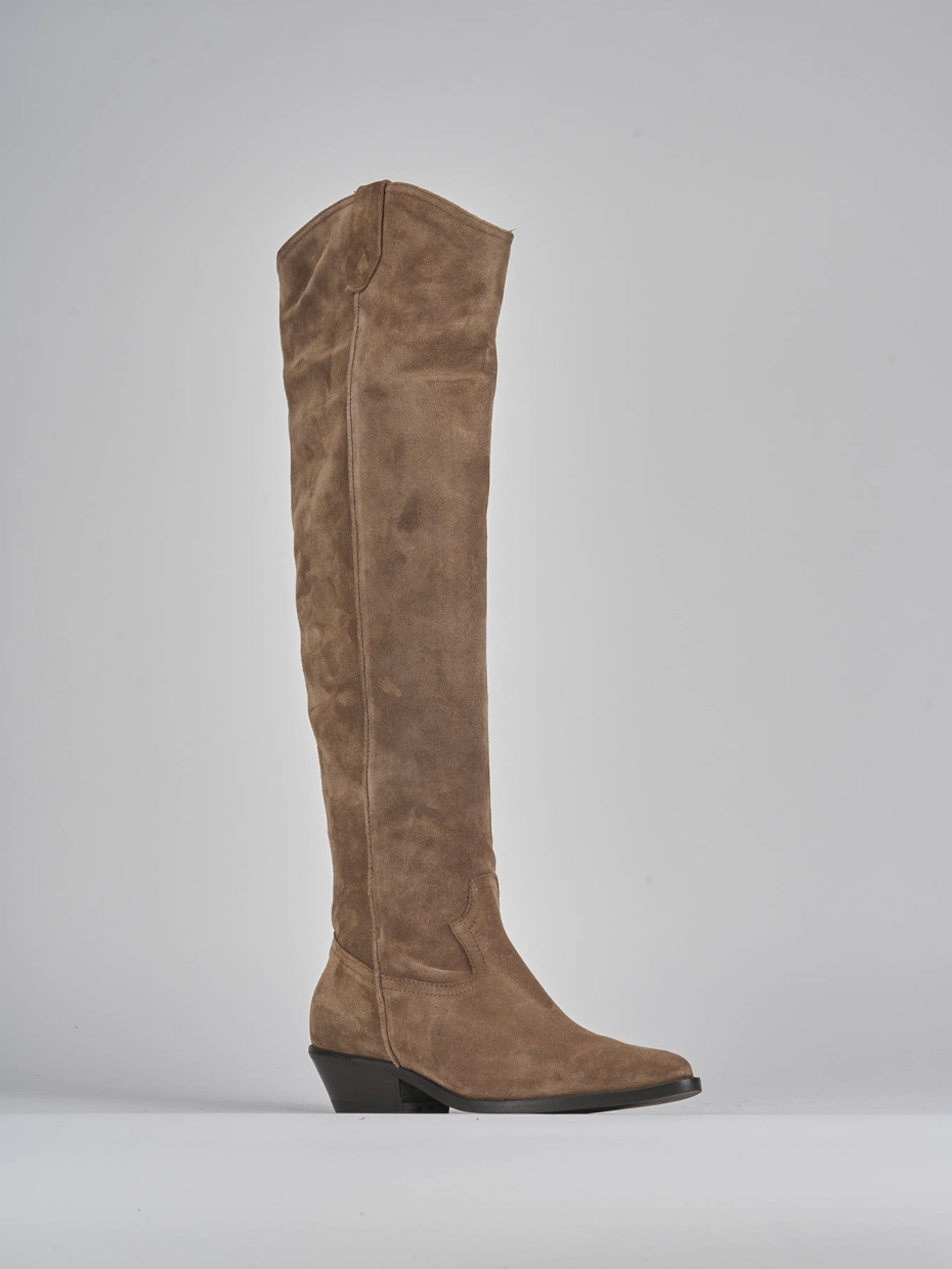 Low heel boots heel 4 cm beige suede