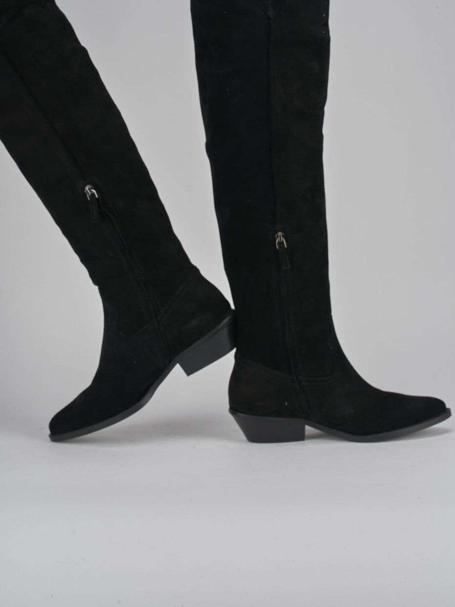Low heel boots heel 4 cm black suede
