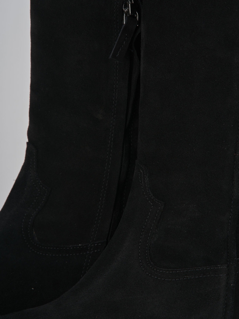 Low heel boots heel 4 cm black suede