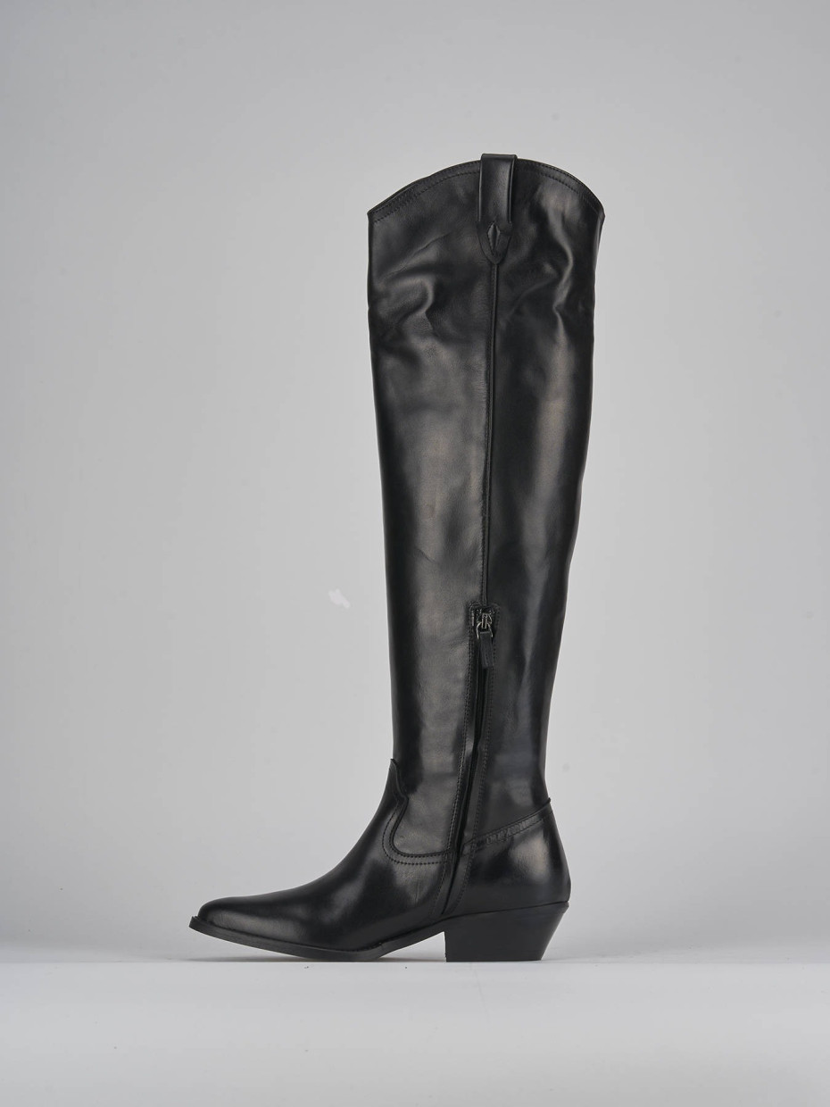 Low heel boots heel 4 cm black leather