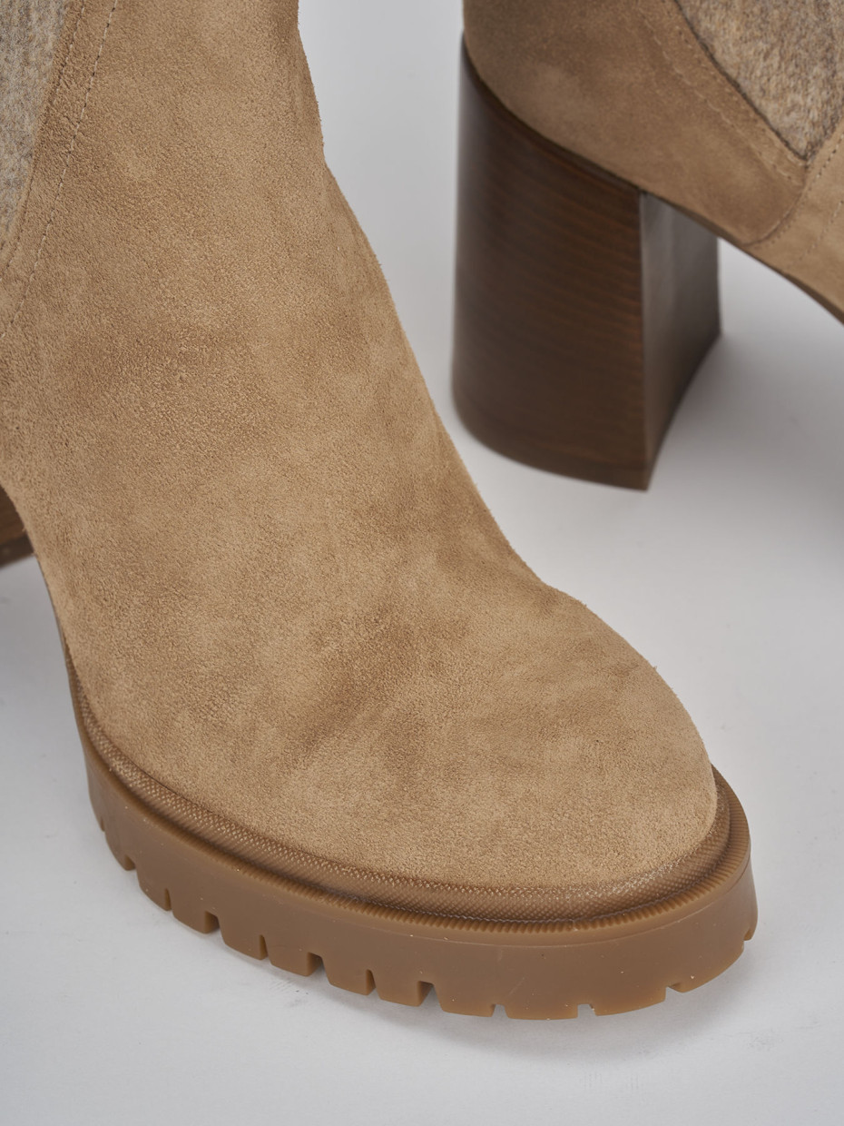 High heel ankle boots heel 9 cm beige suede