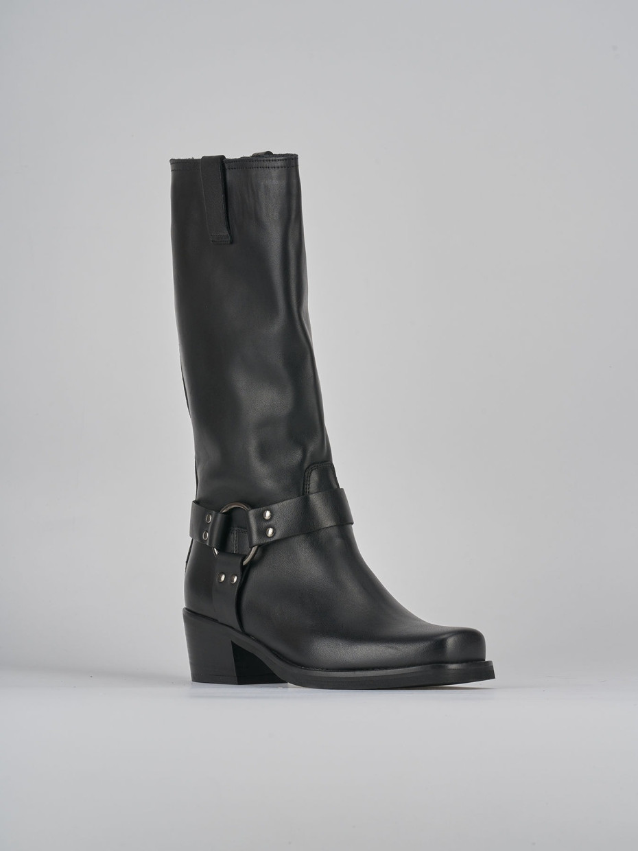 Low heel boots heel 4 cm black leather