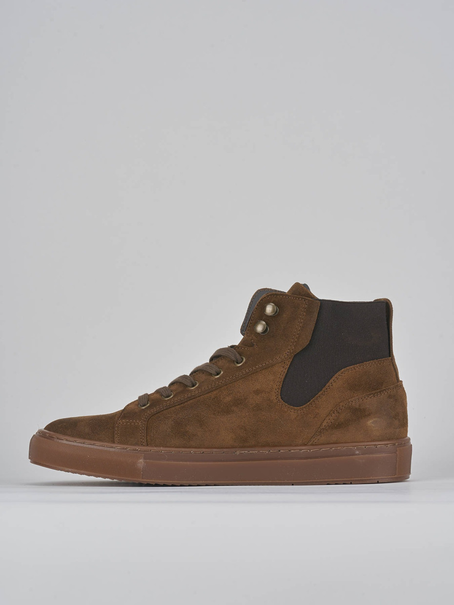 Sneakers brown suede