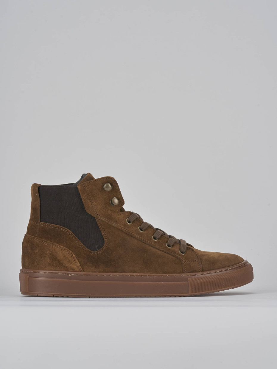 Sneakers brown suede