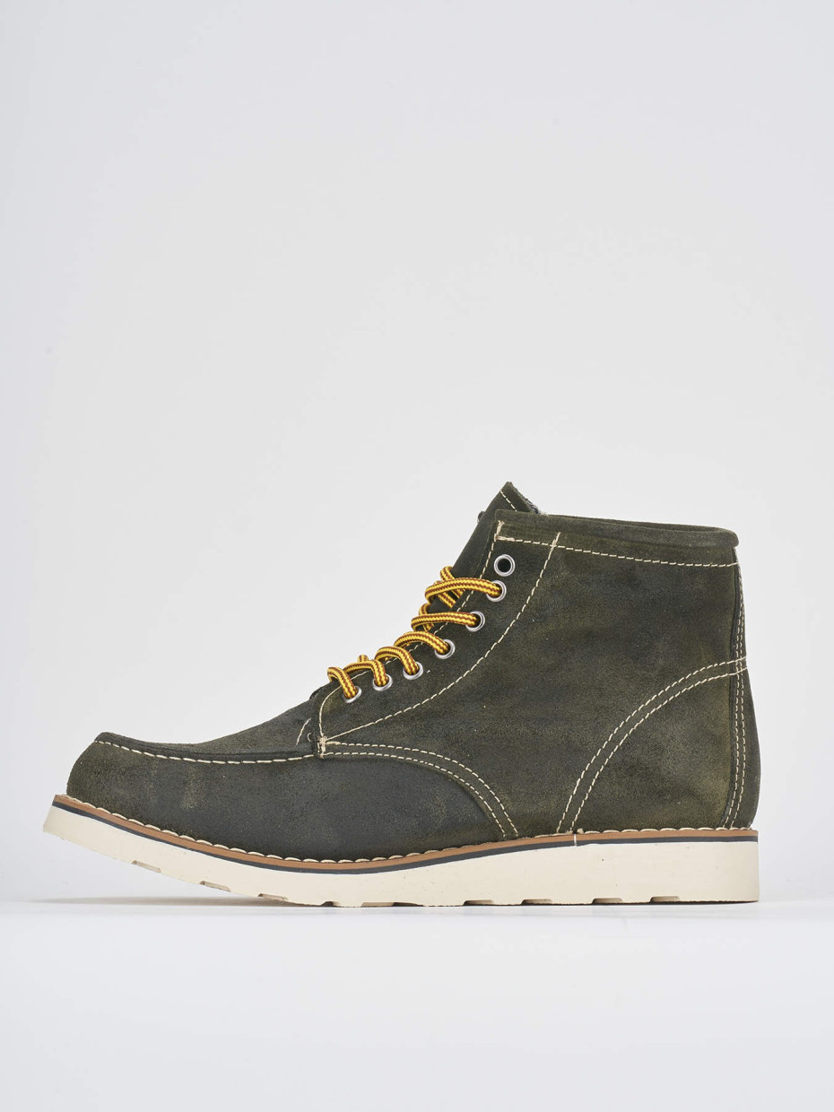 Combat boots green suede