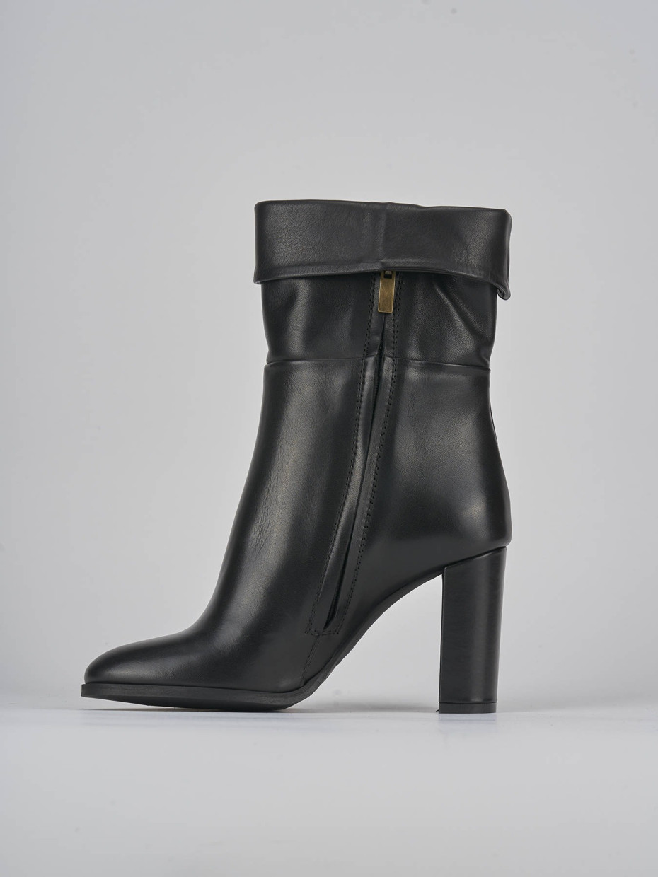 High heel ankle boots heel 8 cm black leather