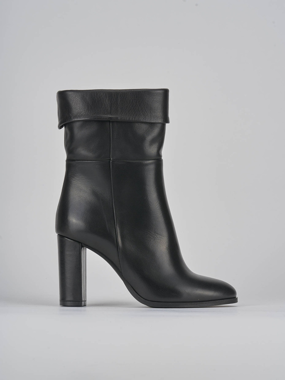 High heel ankle boots heel 8 cm black leather