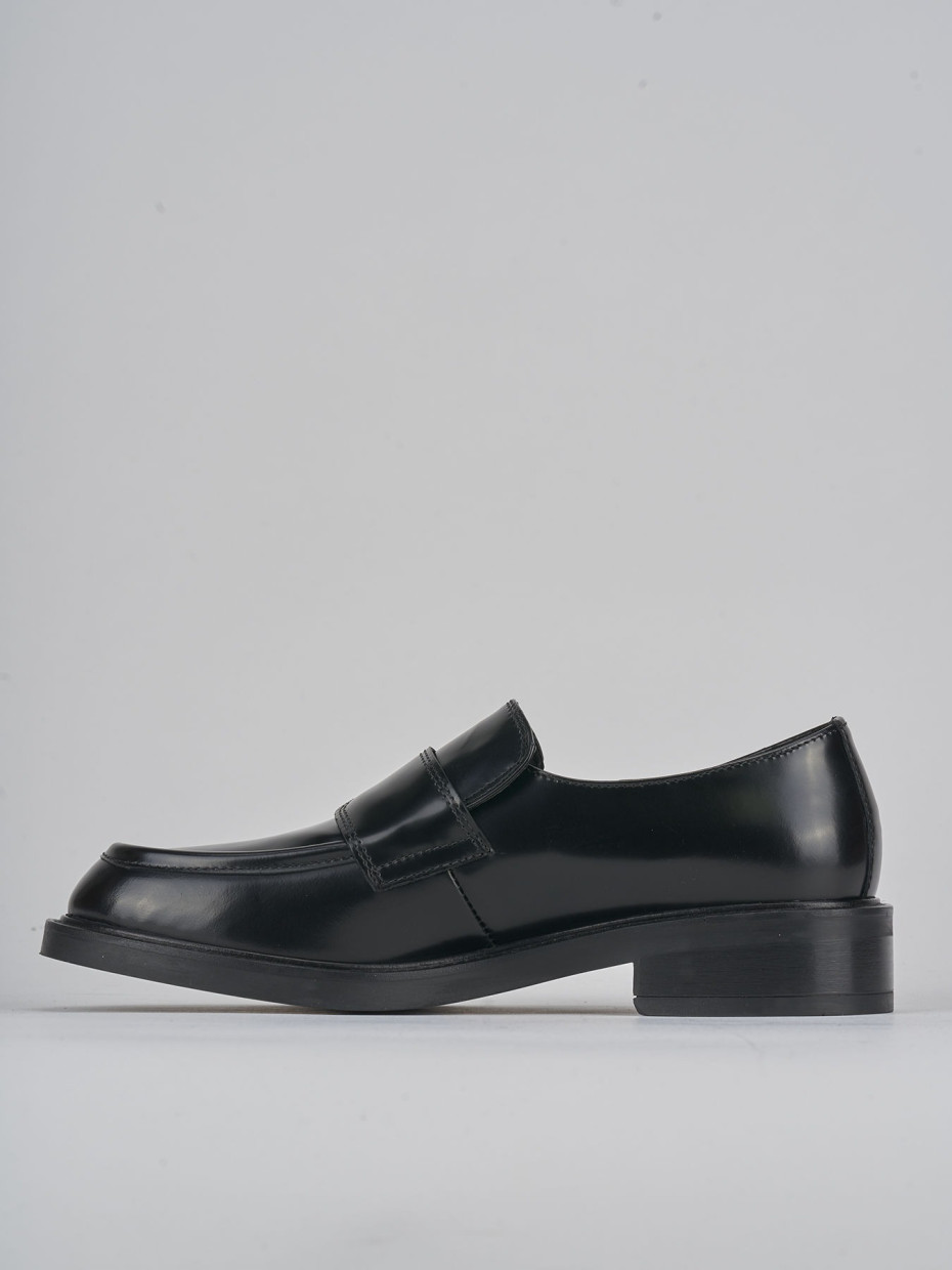 Loafers heel 2 cm black leather