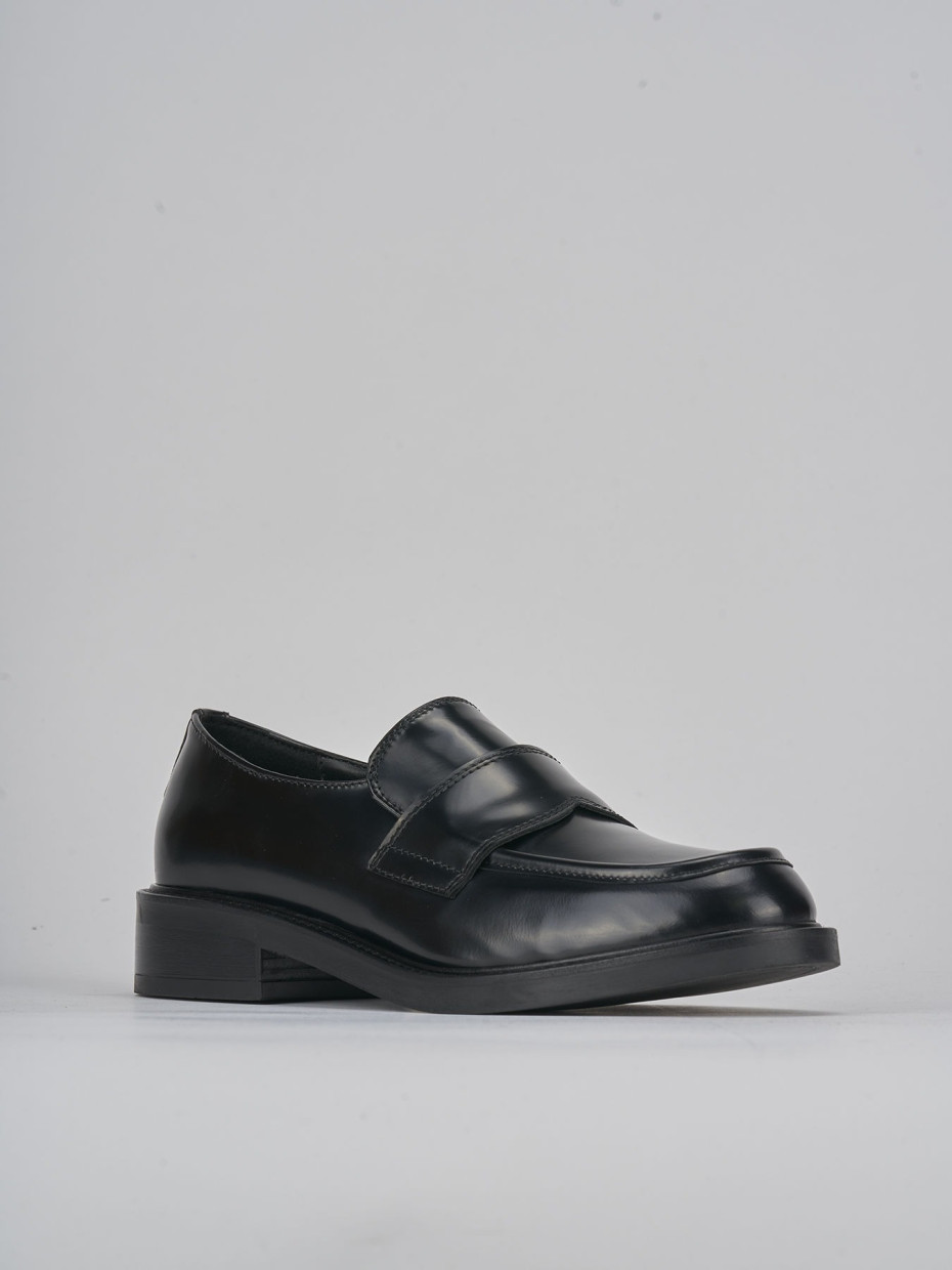 Loafers heel 2 cm black leather