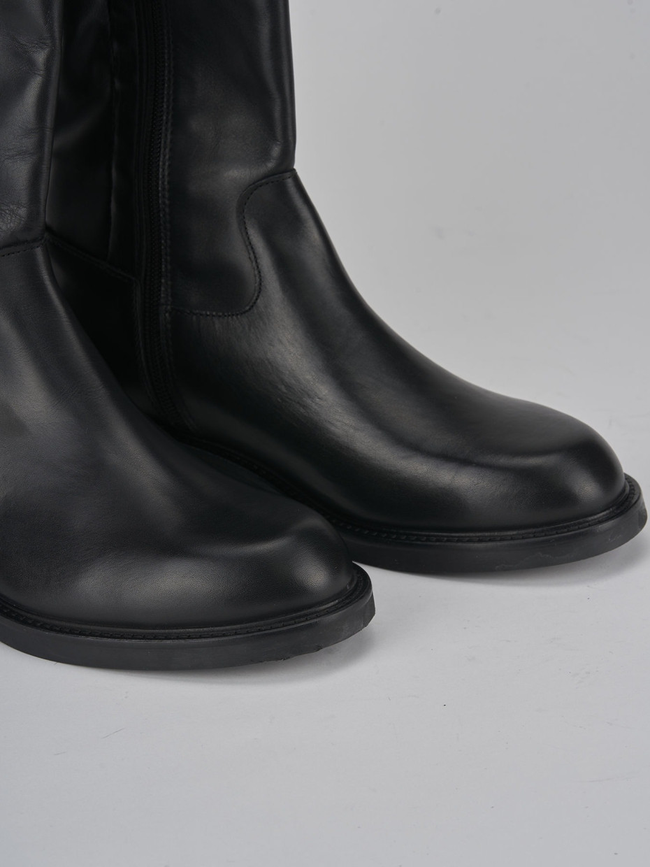 Low heel boots heel 2 cm black leather