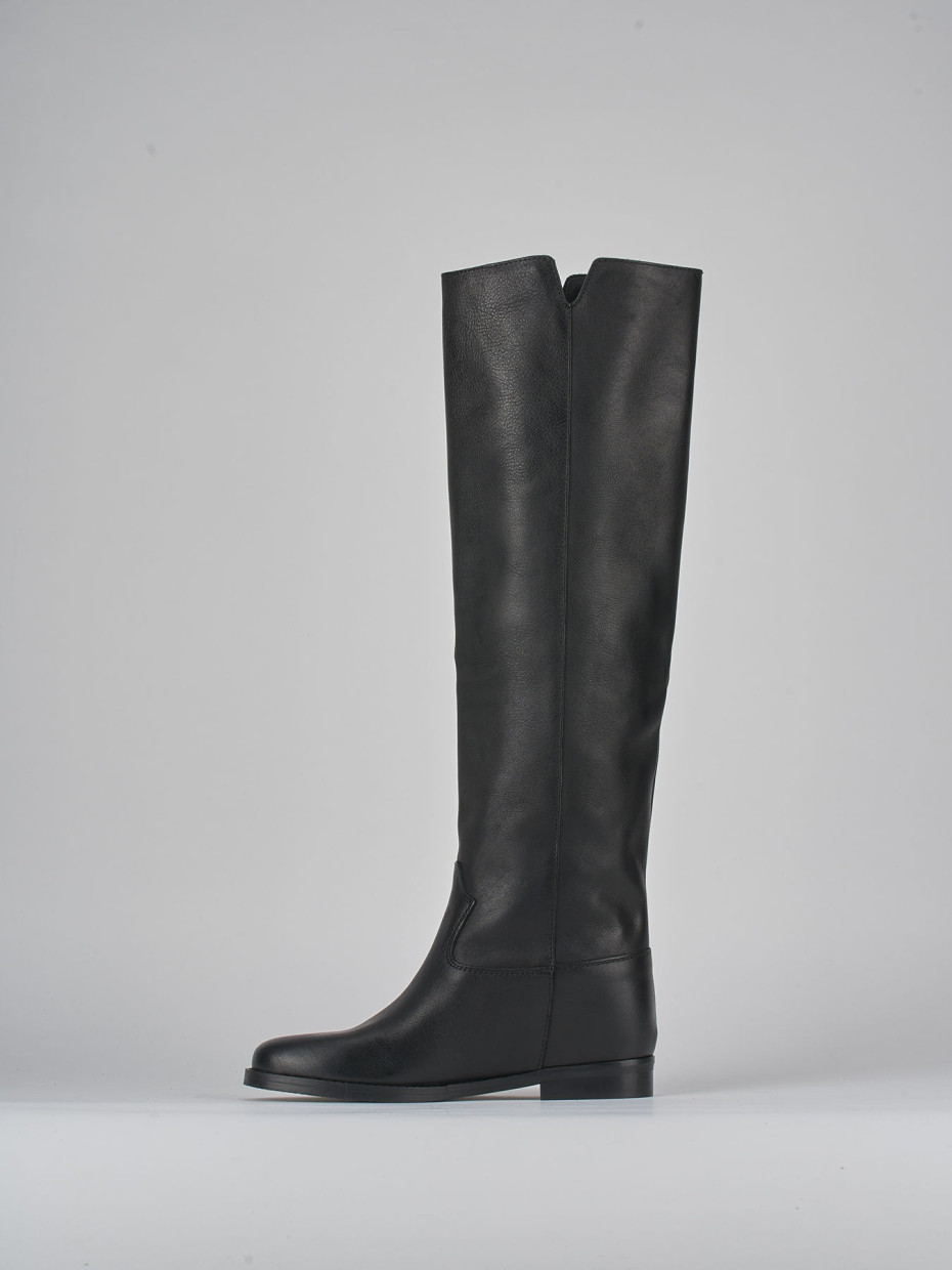 Low heel boots heel 2 cm black leather