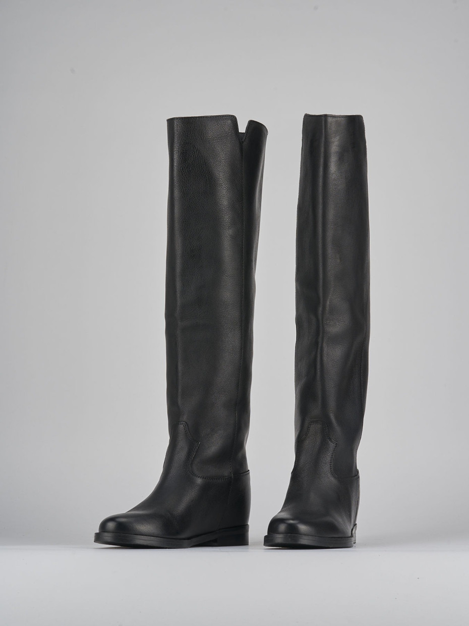 Low heel boots heel 2 cm black leather