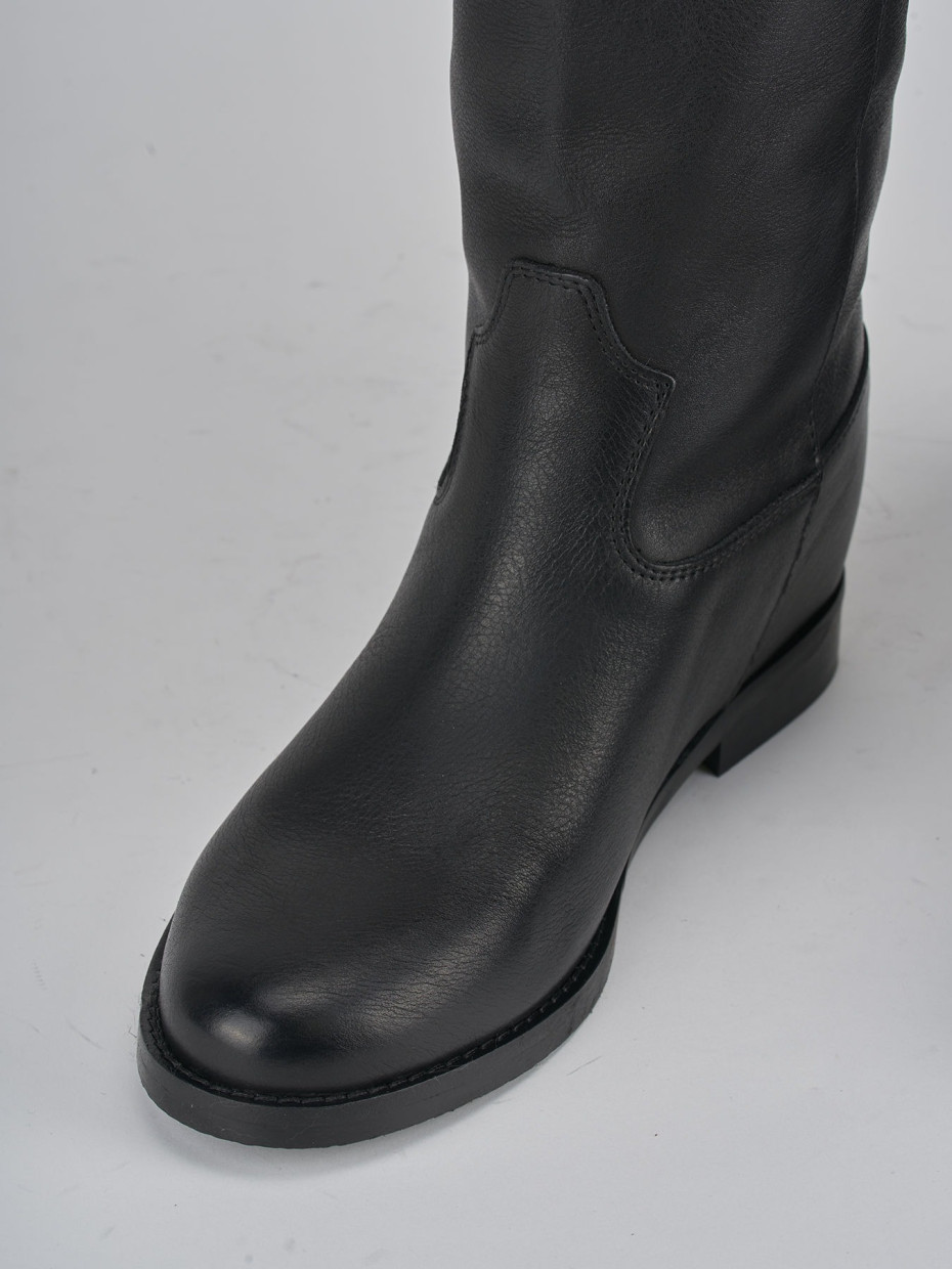 Low heel boots heel 2 cm black leather