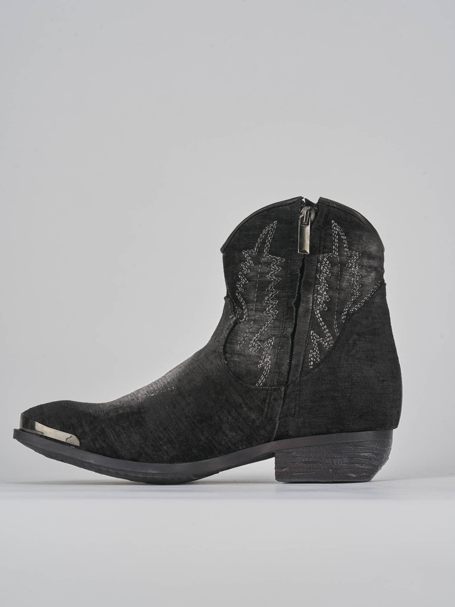 Low heel ankle boots heel 2 cm black velvet