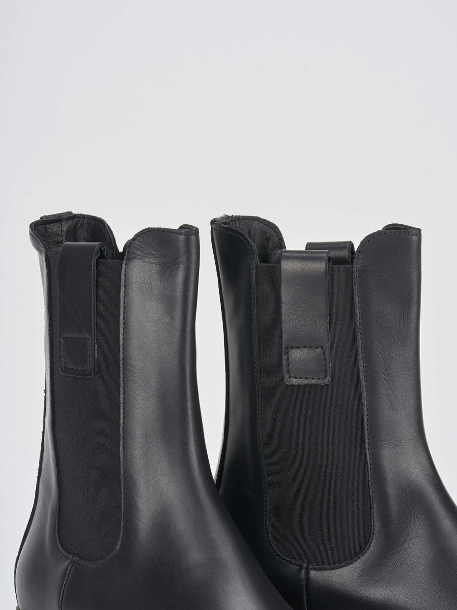 Low heel ankle boots heel 2 cm black leather