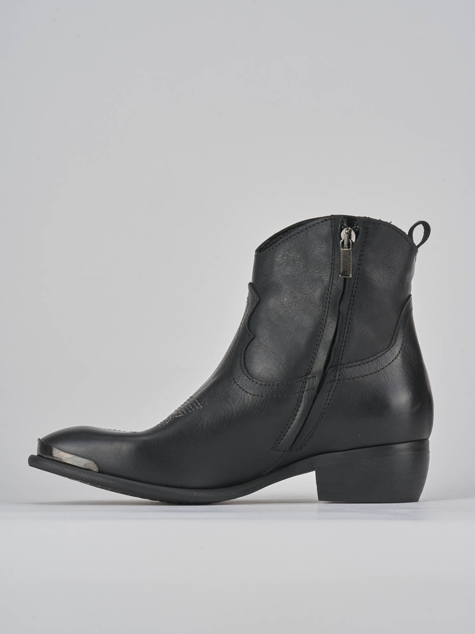 Low heel ankle boots heel 2 cm black leather