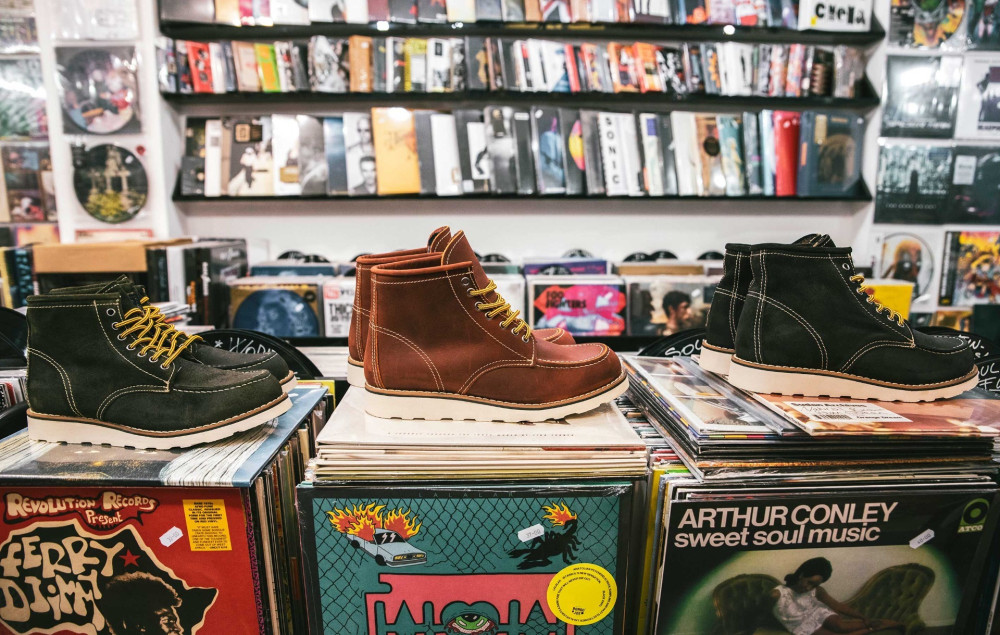 Combat boots dark brown suede