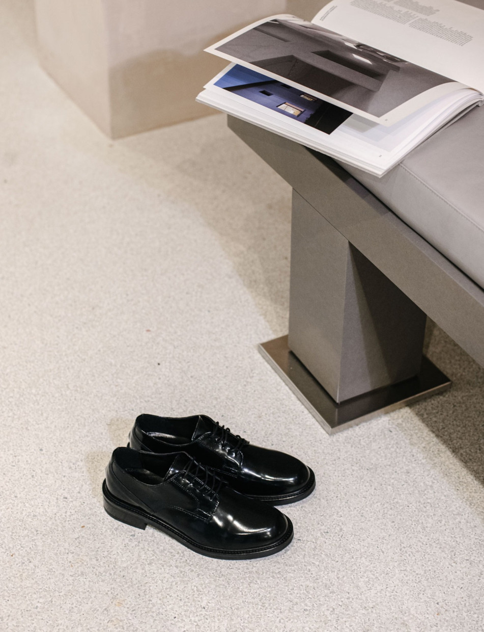 WINGTIP OXFORDS BLACK BOXCALF | CARMINA