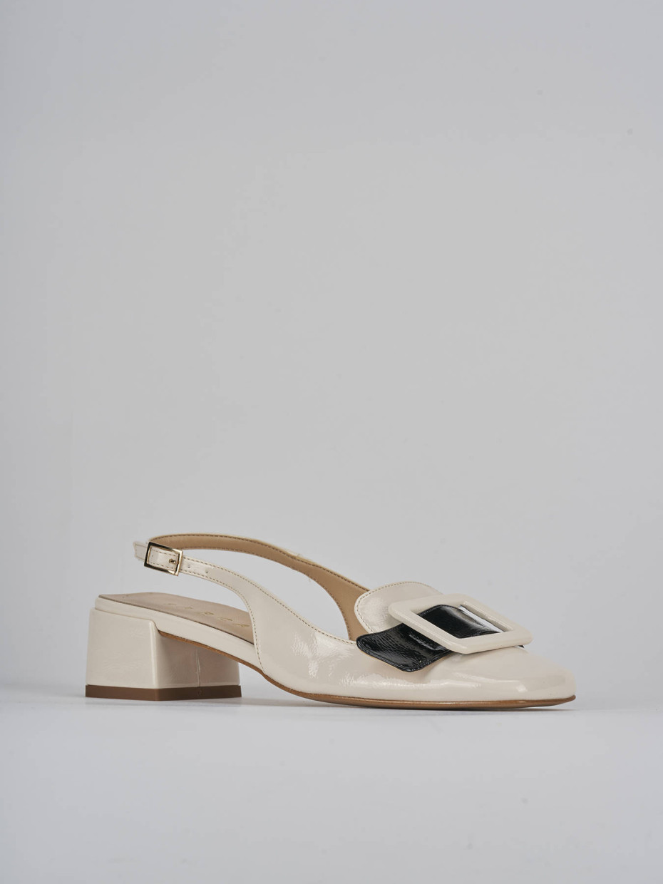 Décolleté e slingback tacco 4cm vernice beige