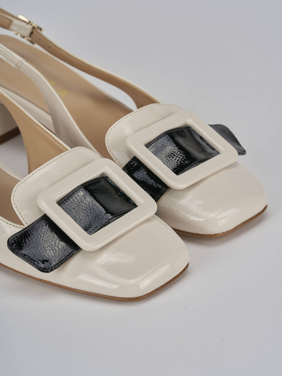 Décolleté e slingback tacco 4cm vernice beige