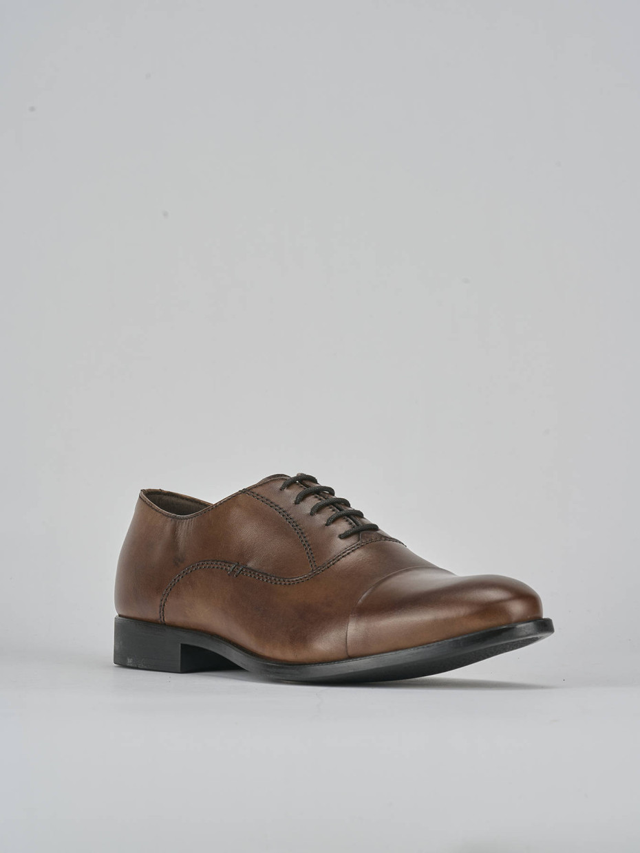 Stringate pelle marrone
