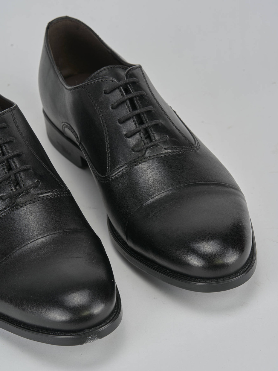 Stringate pelle nero