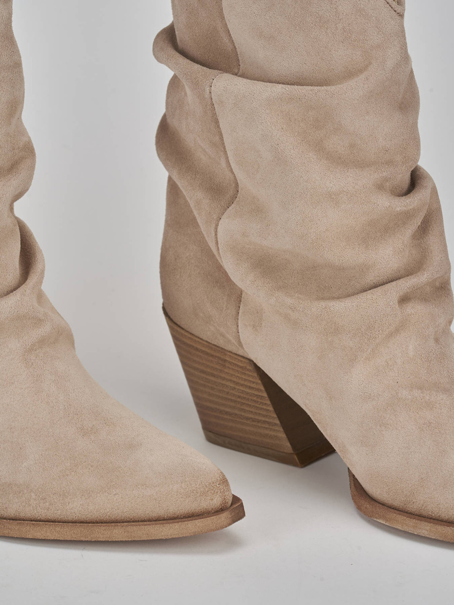 Stivale texano tacco 8 cm beige camoscio Barca Stores
