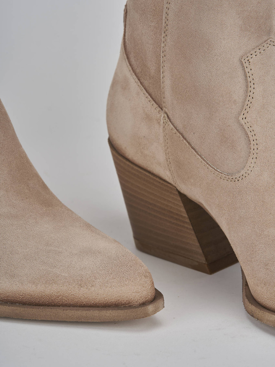 Stivaletto beige sales