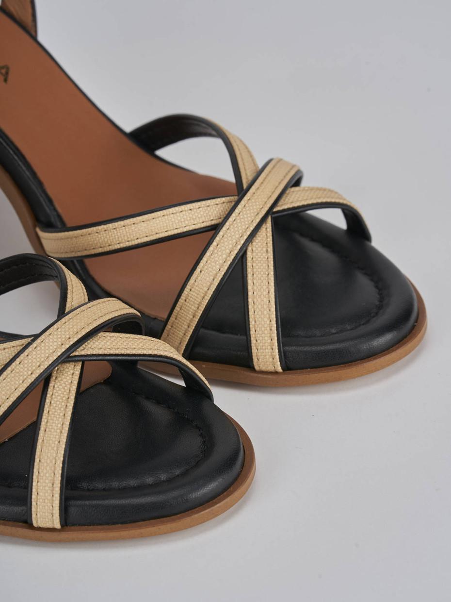 Sandali pelle sale