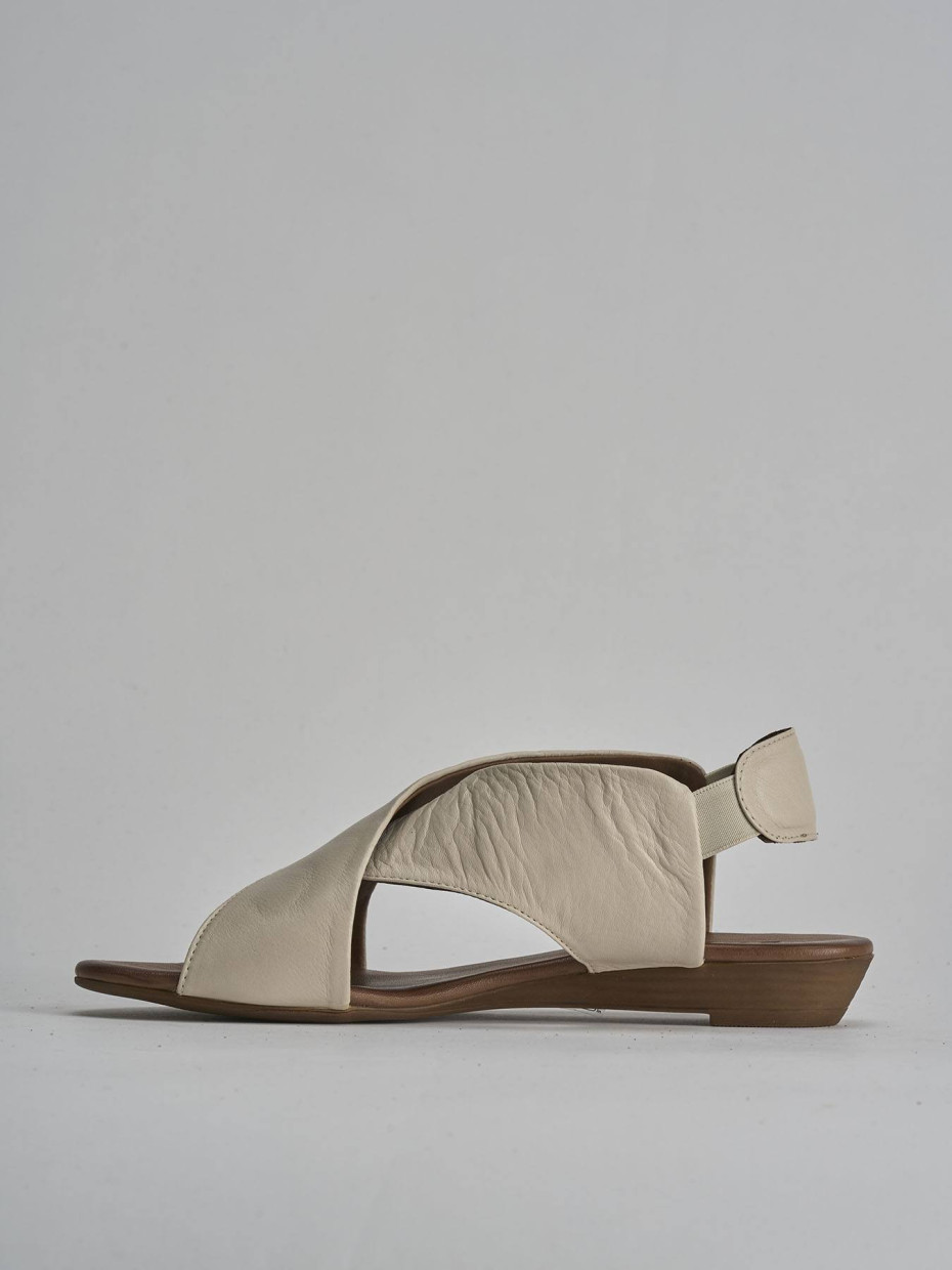 Sandali tacco 1cm pelle beige