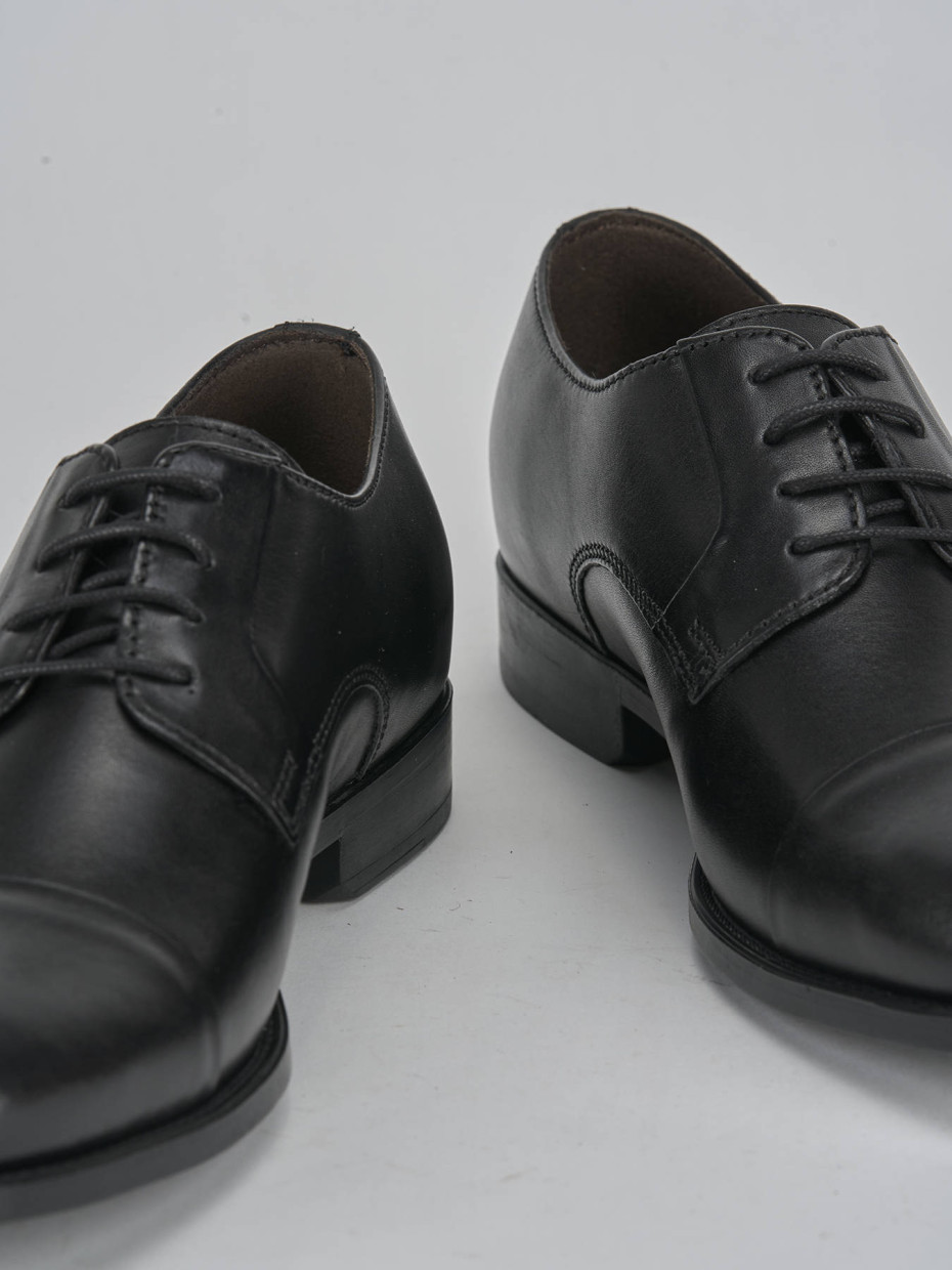 Stringate pelle nero