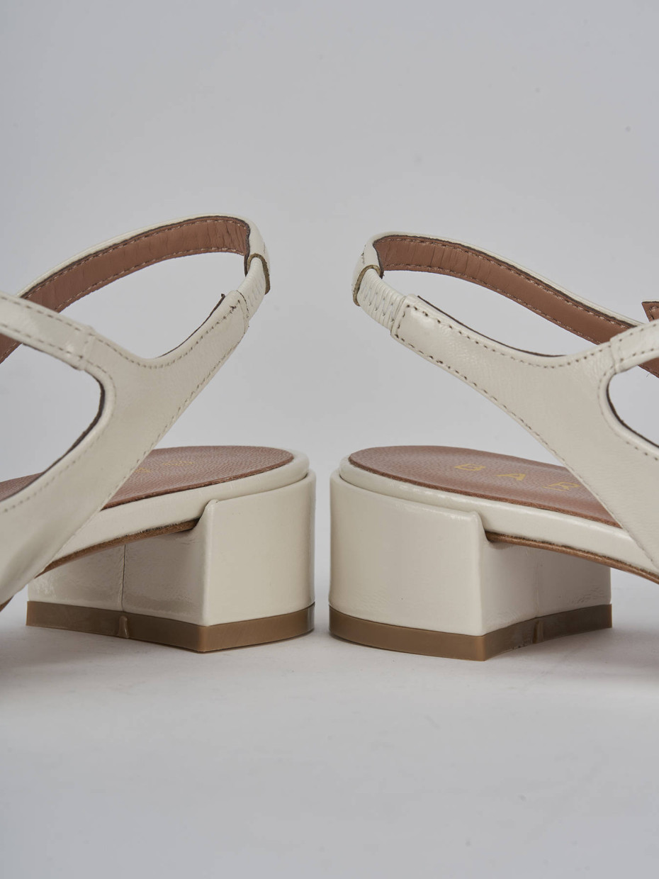 Décolleté e slingback tacco 3cm vernice bianco