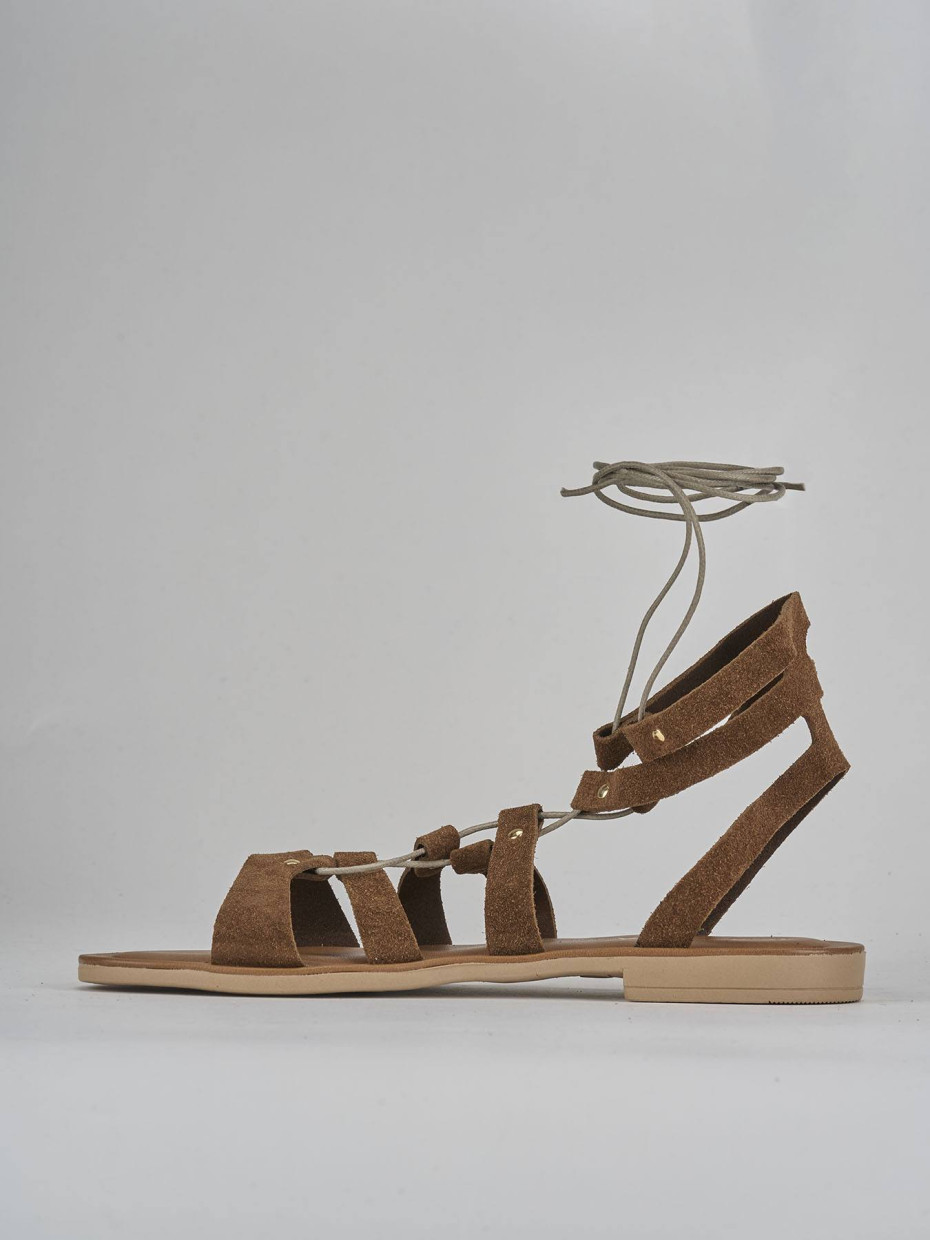 Sandalo tacco 1 cm marrone camoscio