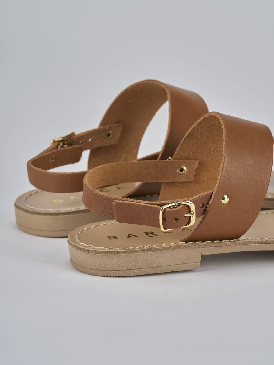 Sandalo tacco 1 cm marrone pelle