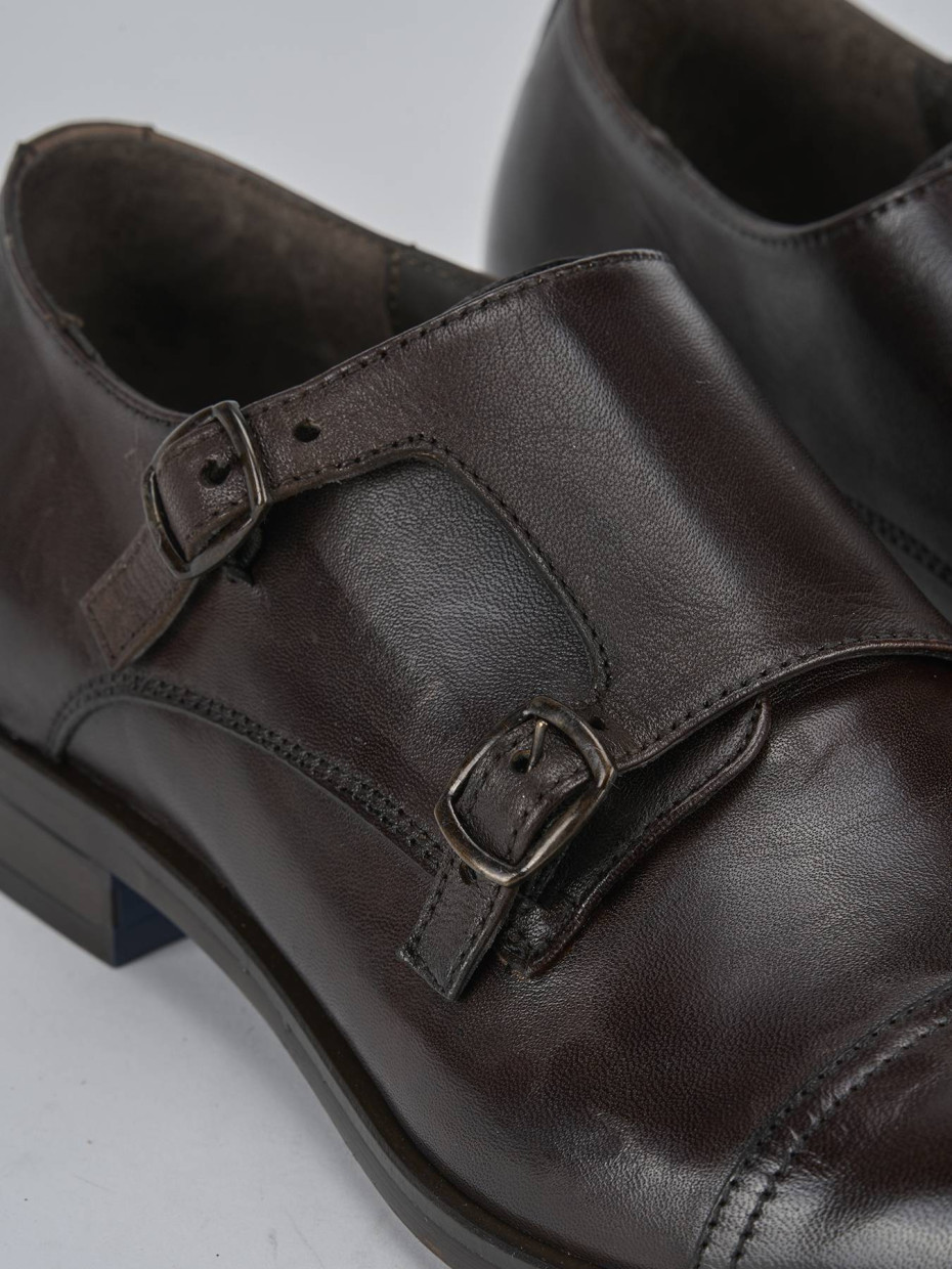Stringate pelle testa