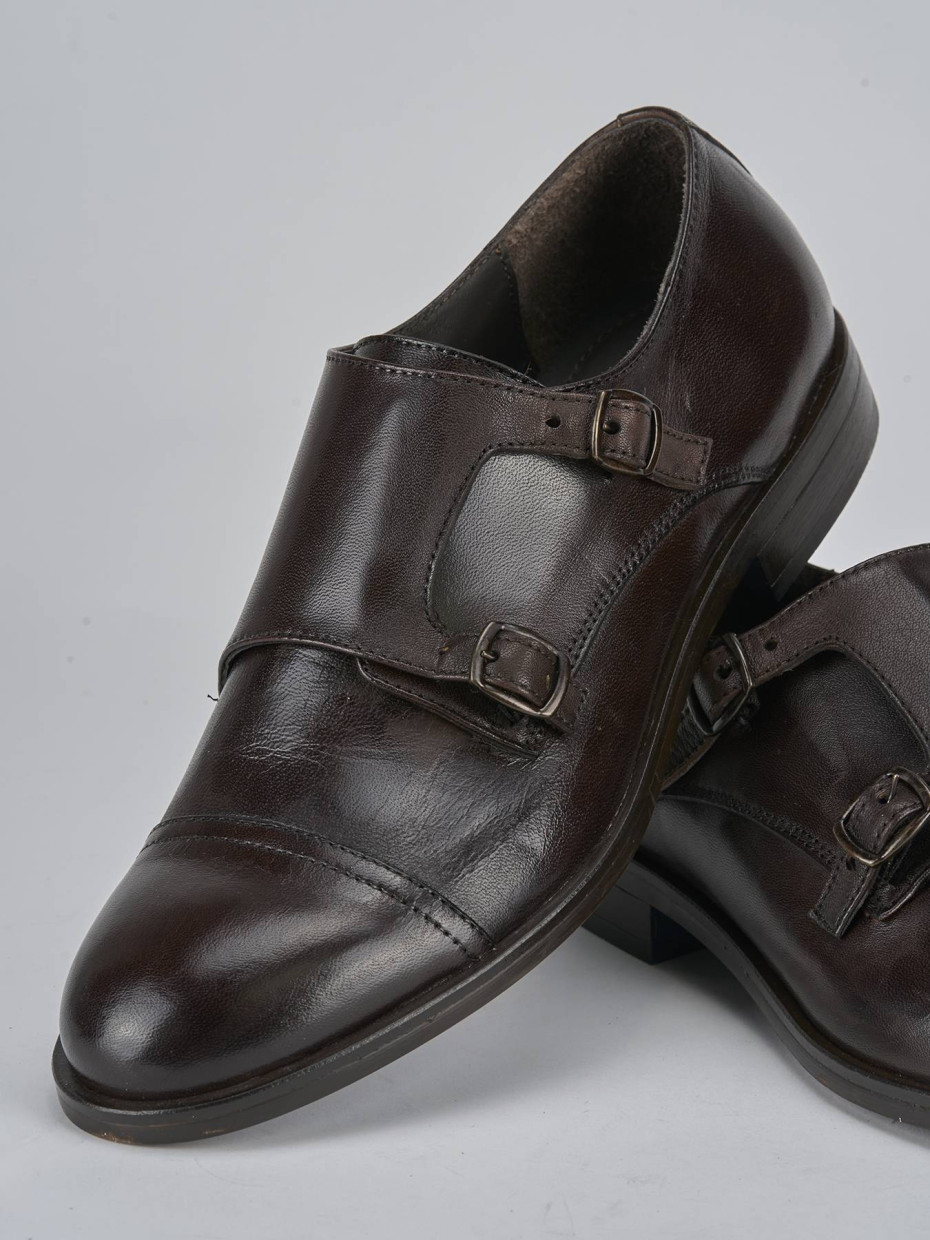 Stringate pelle testa