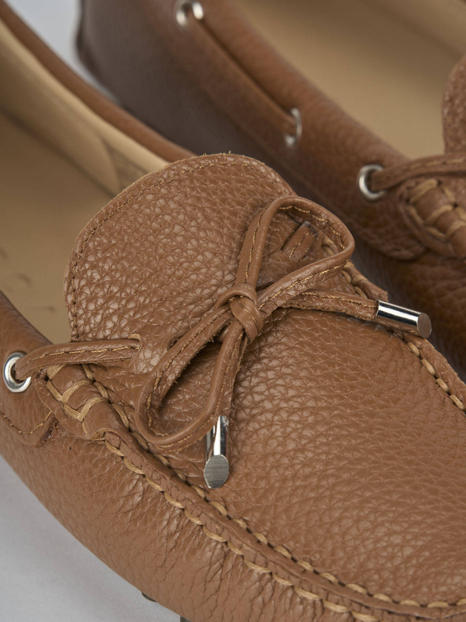 Mocassini tacco 1cm pelle marrone