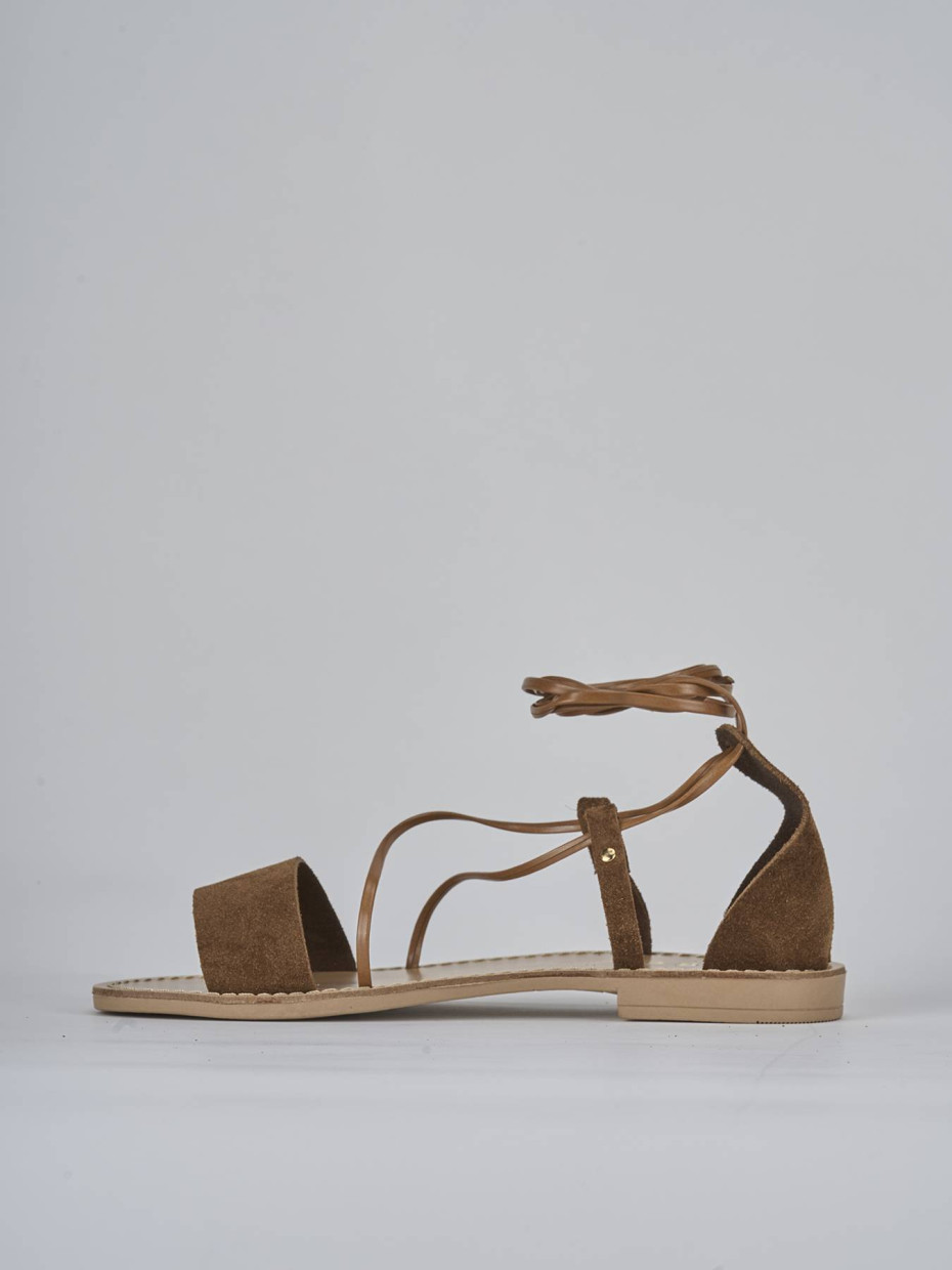 Sandalo tacco 1 cm marrone camoscio