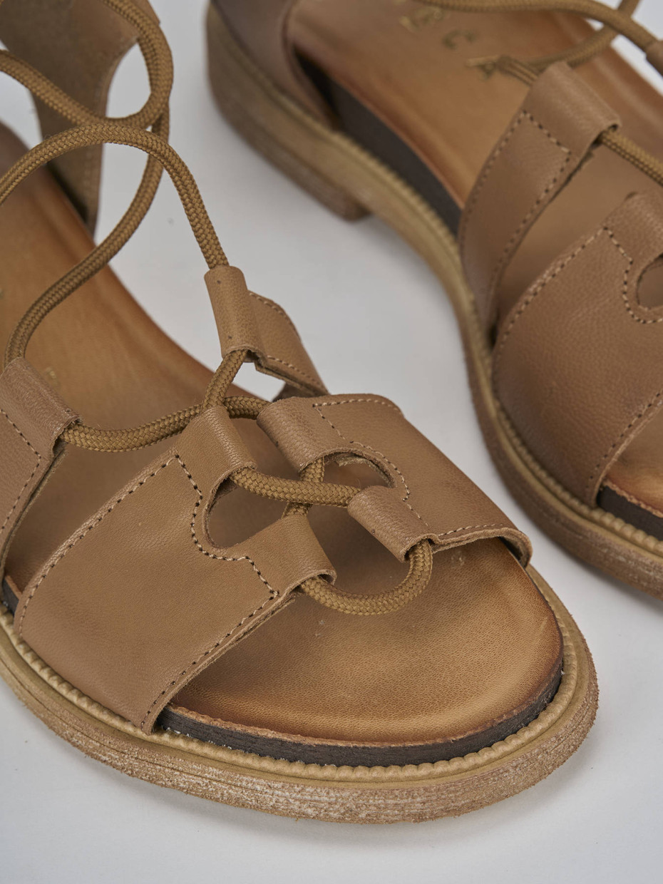 Sandali tacco 1cm pelle marrone